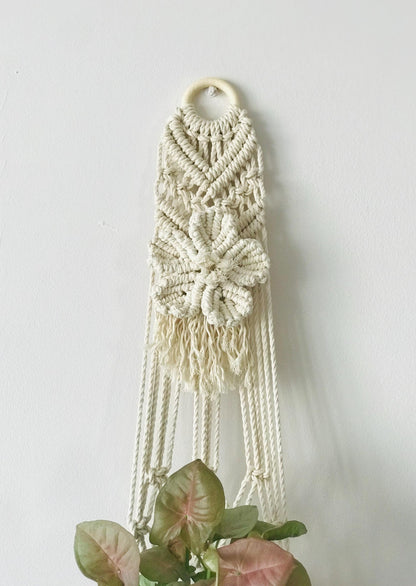 Macrame Plant Hanger with Flower PDF Pattern