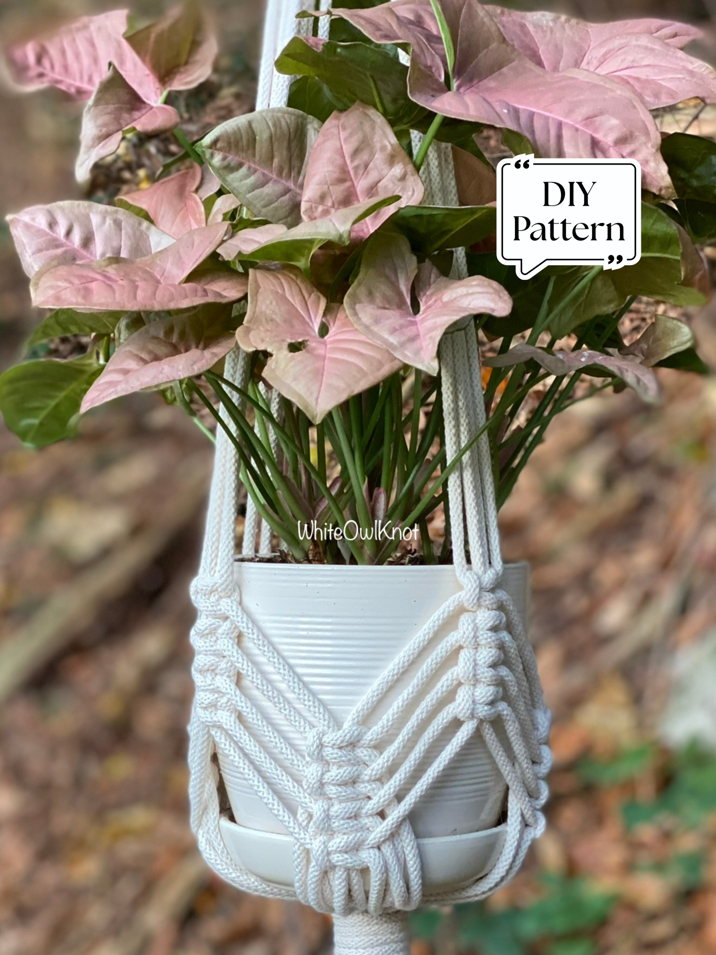 Create a stylish macrame plant hanger with this detailed PDF pattern. Step-by-step instructions guide you through making a clean and decorative hanging planter for your home.