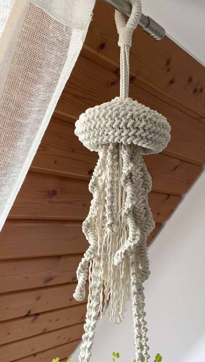 Jellyfish Macrame Plant Hanger Pattern - Easy DIY Guide